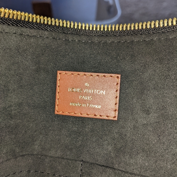 Louis Vuitton purse - Picture 6 of 7